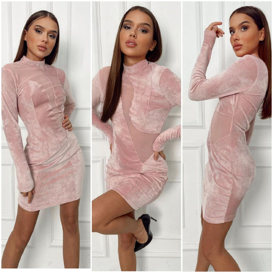 Рокля нежен плюш