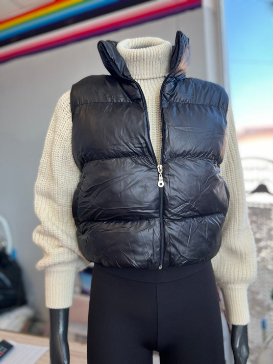 Черен къс елек с джобове