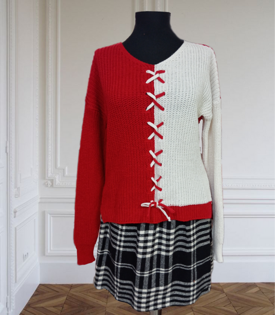 Пуловер в червено и бяло