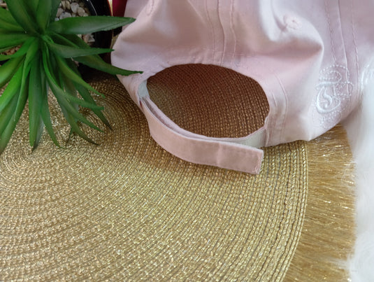 Шапка с козирка Sexy