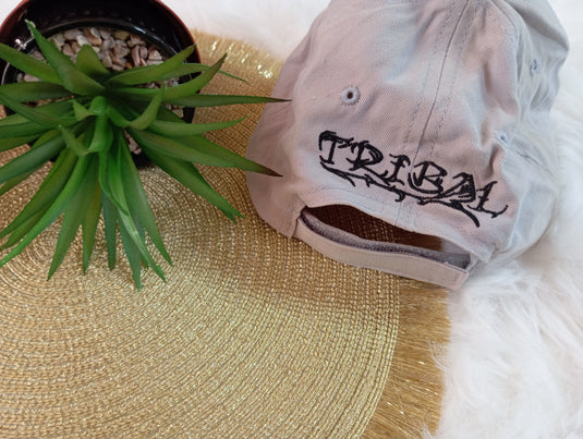 Шапка с козирка Tribal